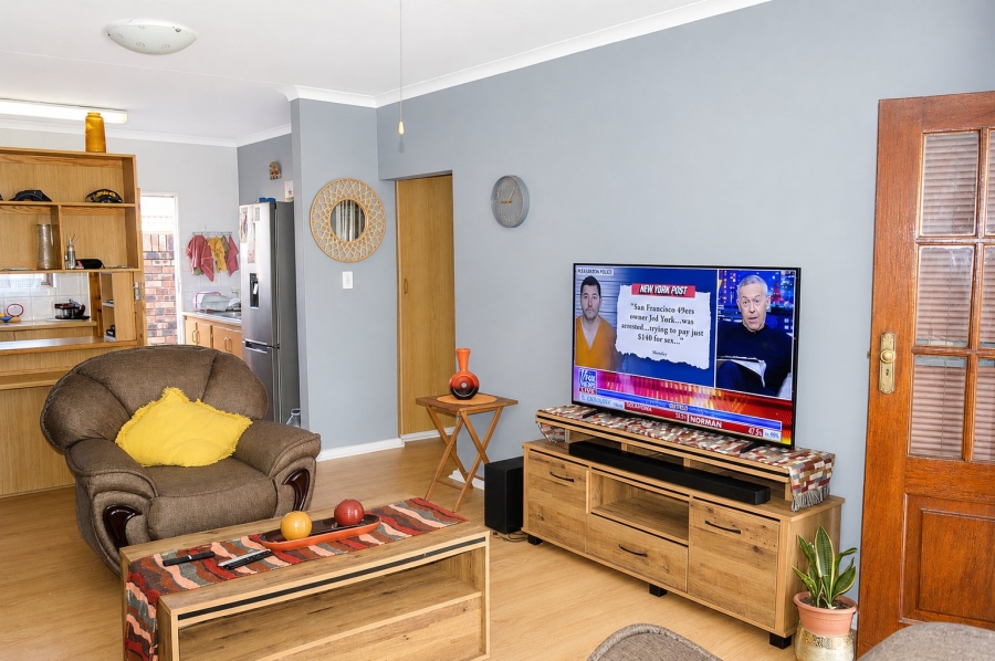 2 Bedroom Property for Sale in Flamwood North West